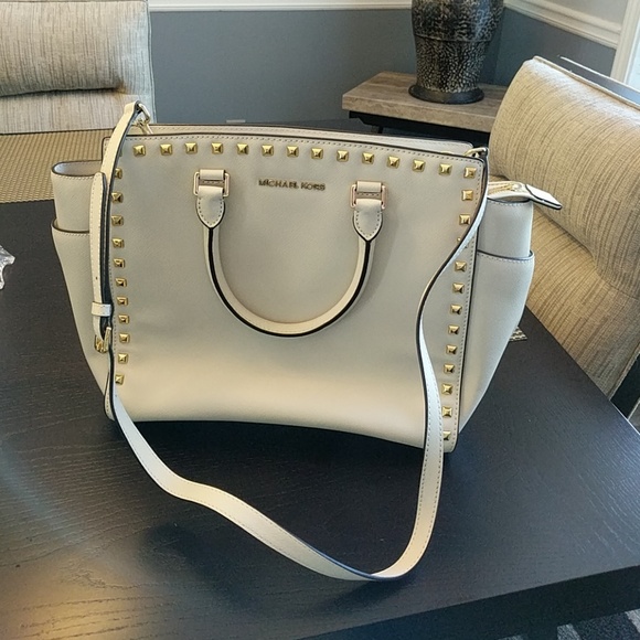 Michael Kors Handbags - X-LARGE Michael Kors Selma Tote
